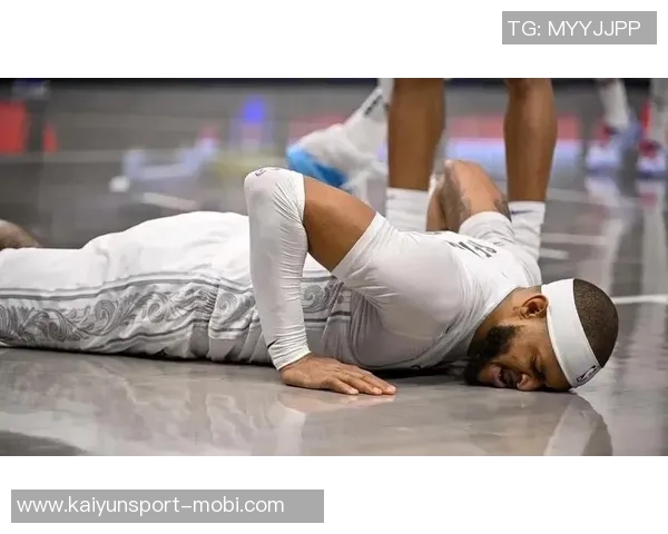 加福德谈右脚踝扭伤事故称踩到浓眉脚上意外难以避免 加福德谈右脚踝扭伤事故称踩到浓眉脚上意外难以避免