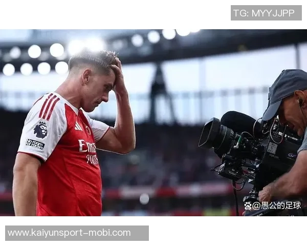 约克雷斯助攻伊萨克错失良机队友解围让人心痛 约克雷斯助攻伊萨克错失良机队友解围让人心痛